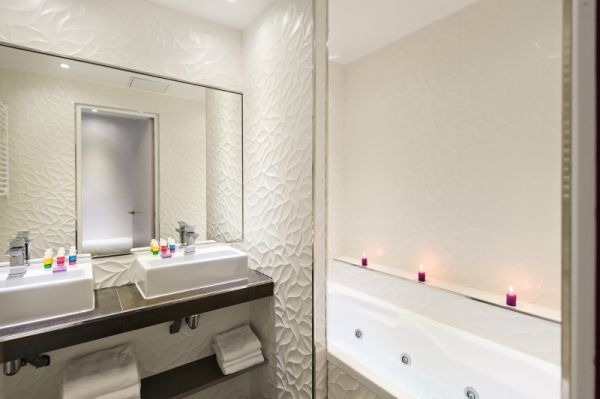 Hotel Les Jardins Montmartre room