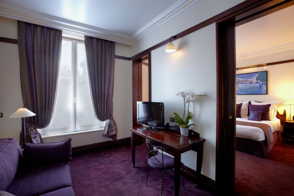 Hotel Pont Royal exterior