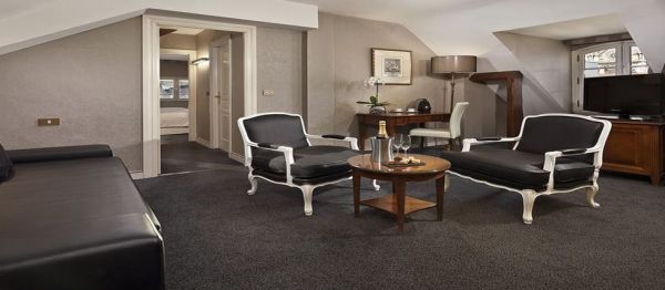 Melia Paris Notre-Dame exterior