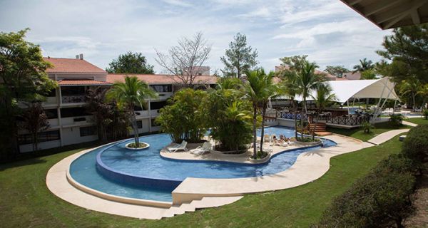 Blue Bay Coronado Golf and Beach Resort exterior