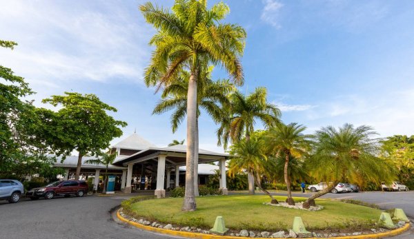 Playabachata Resort beach