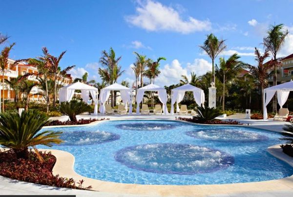 Luxury Bahia Principe Ambar Green pool