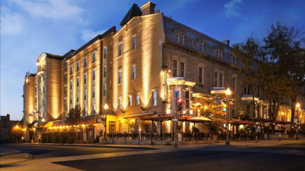 Hotel Chateau Laurier Quebec extérieur le soir