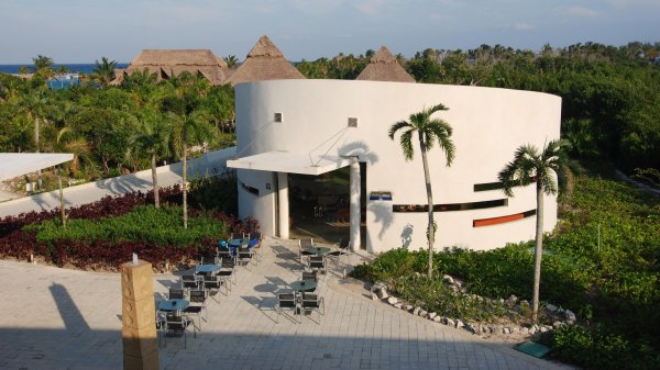 Grand Sirenis Mayan Beach Hotel & Spa exterior