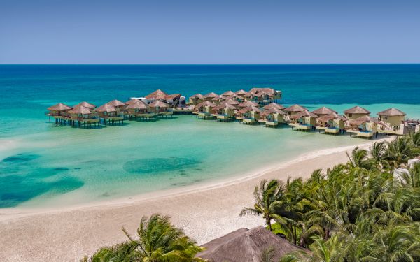 Palafitos Overwater Bungalows plage