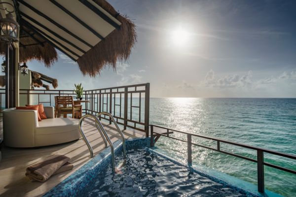 Palafitos Overwater Bungalows plage