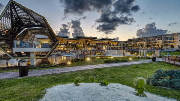 Royalton Riviera Cancun Resort And Spa exterior