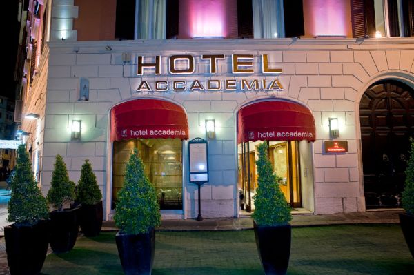 Hotel Accademia entrance