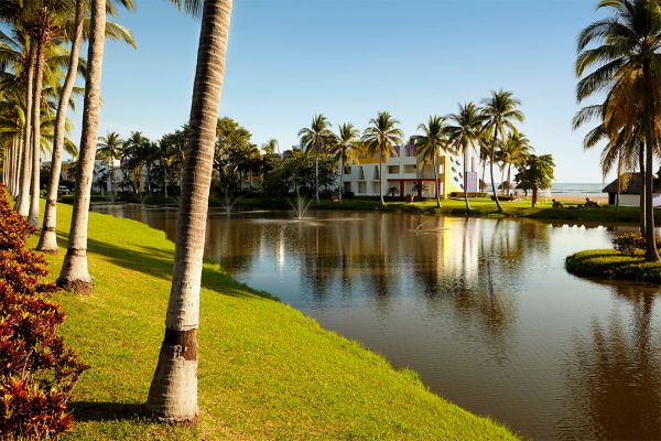 Decameron Salinitas exterior