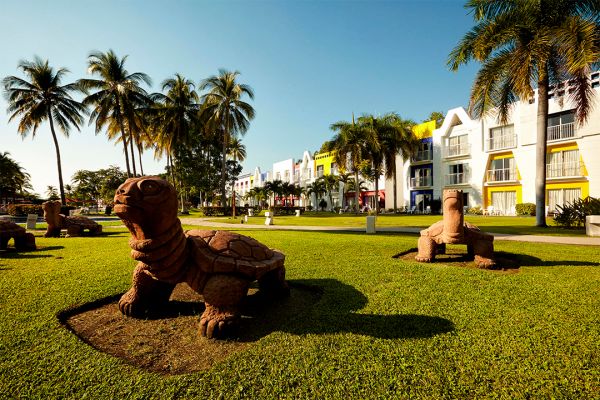 Decameron Salinitas exterior