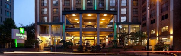 Holiday Inn Hotel and Suites Downtown Vancouver entrance