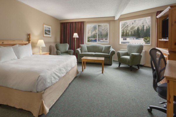 Days Inn Whitehorse exterior