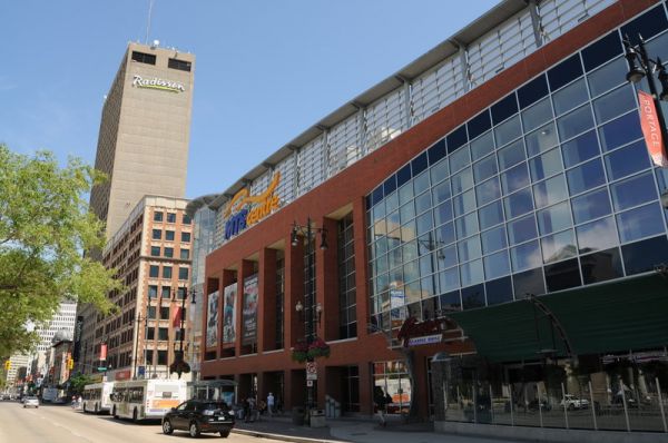 Radisson Hotel Winnipeg Downtown exterior