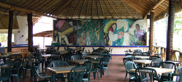 El Tropicano exterior