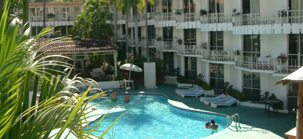 El Tropicano exterior