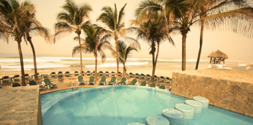 Ocean Breeze Acapulco pool