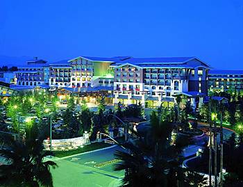 Disney Grand Californian pool