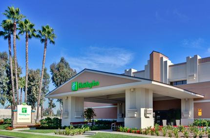 Holiday Inn Hotel And Suites Anaheim exterior
