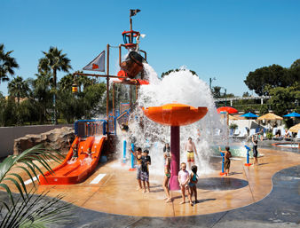 Howard Johnson Hotel And Water Playground restaurant