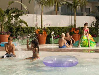 Howard Johnson Hotel And Water Playground restaurant