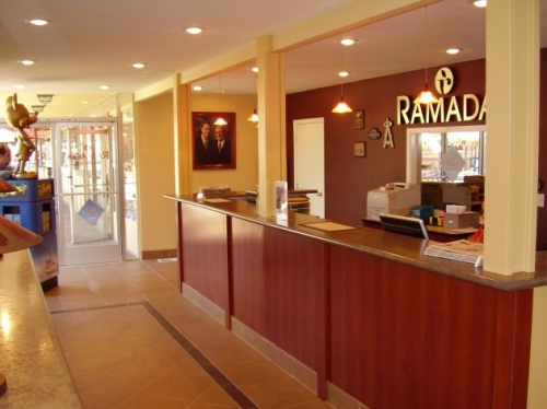 Ramada Maingate Anaheim At The Park exterior