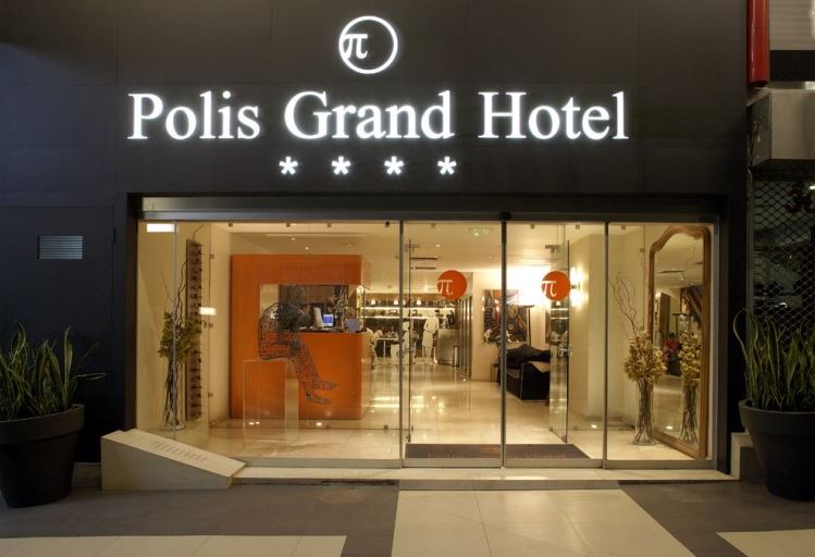 Polis Grand Hotel extérieur