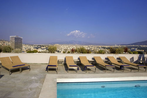 President Hotel piscine la nuit