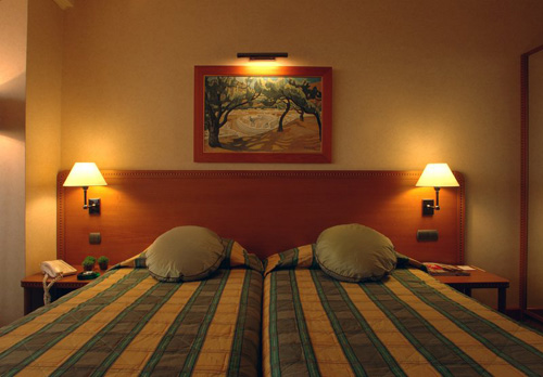 President Hotel piscine la nuit