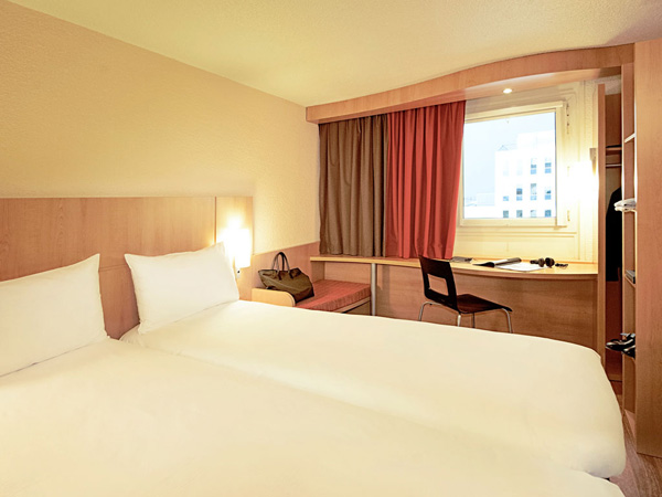 Ibis Barcelona Meridiana extérieur