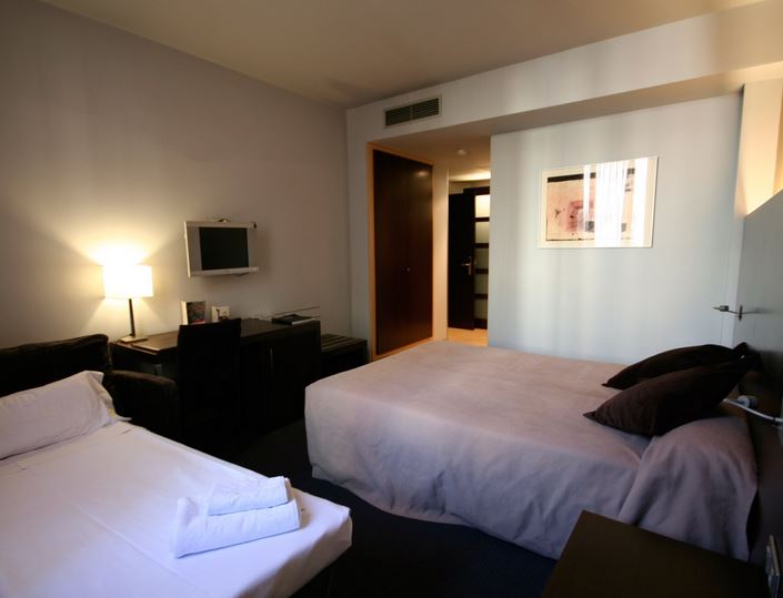 Ayre Hotel Gran Via exterior