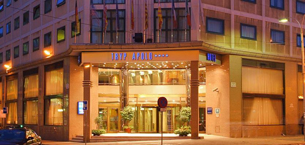 Tryp Apolo entrance