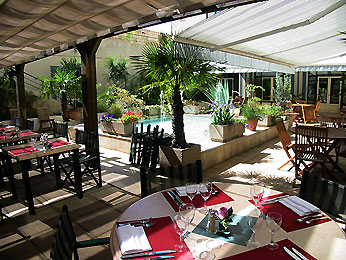 Mercure Bordeaux Château Chartrons exterior