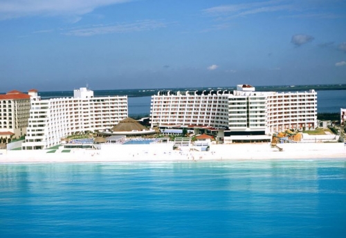 Crown Paradise Club Cancun exterior