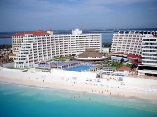 Crown Paradise Club Cancun exterior