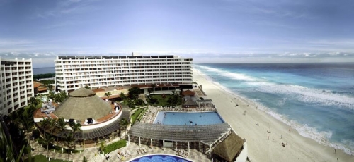 Crown Paradise Club Cancun exterior