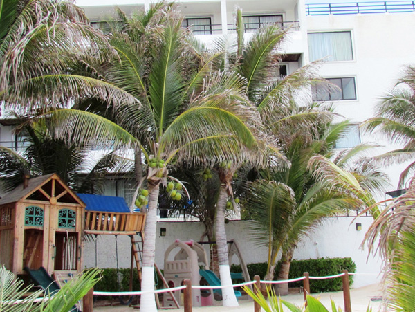 Flamingo Cancun exterior