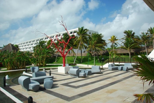 Grand Oasis Cancun beach