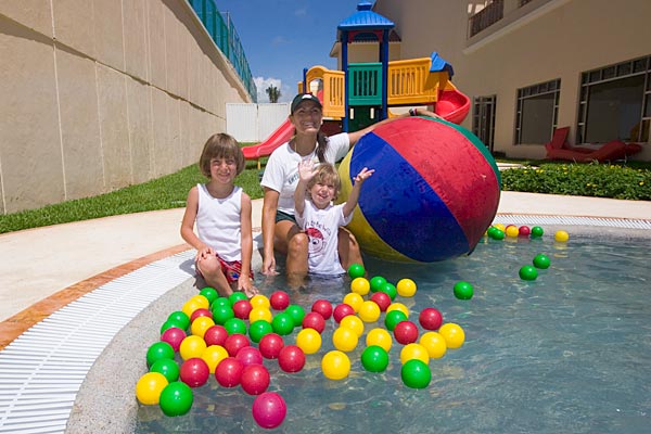 Gr Solaris Cancun And Spa exterior