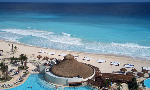 Me Cancun exterior 2