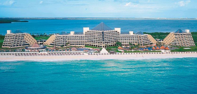 Paradisus Cancun entrance