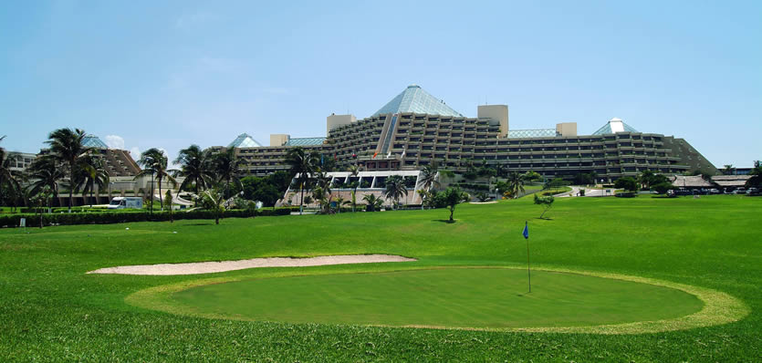 Paradisus Cancun entrance