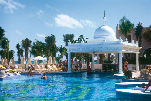 Riu Palace Las Americas exterior