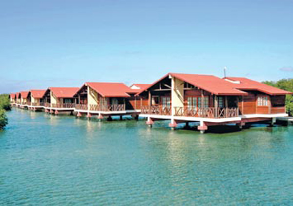 Hotel La Laguna exterior aerial