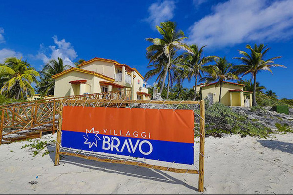 Bravo Villa Coral exterior