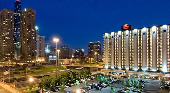 Crowne Plaza Chicago Metro Downtown exterior