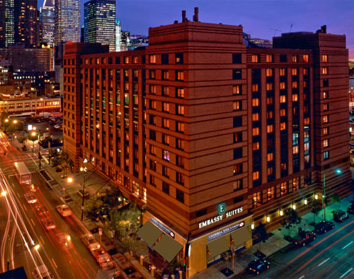 Embassy Suites Chicago Downtown exterior at night
