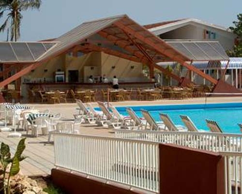 Hotel Rancho Luna pool