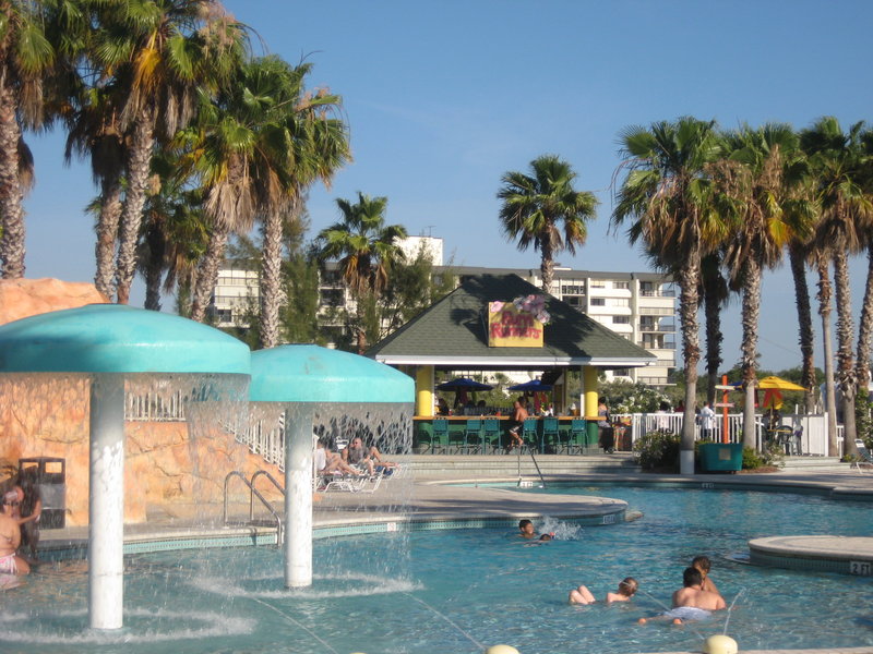 Holiday inn and Suites Harbourside exterior