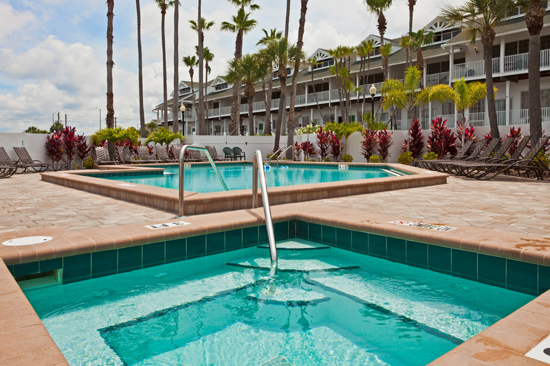 Holiday inn and Suites Harbourside exterior