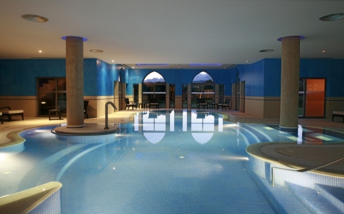 Jurys Inn Christchurch piscine intérieur